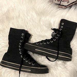 All star converse size 7 all black rainbow interior